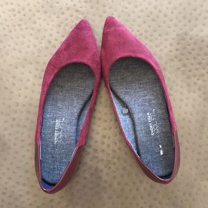 Dr. Sholl’s Sidney Burgundy Pointed Toe Flat